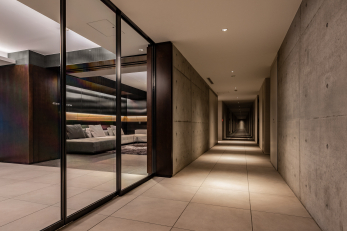 �@���L��